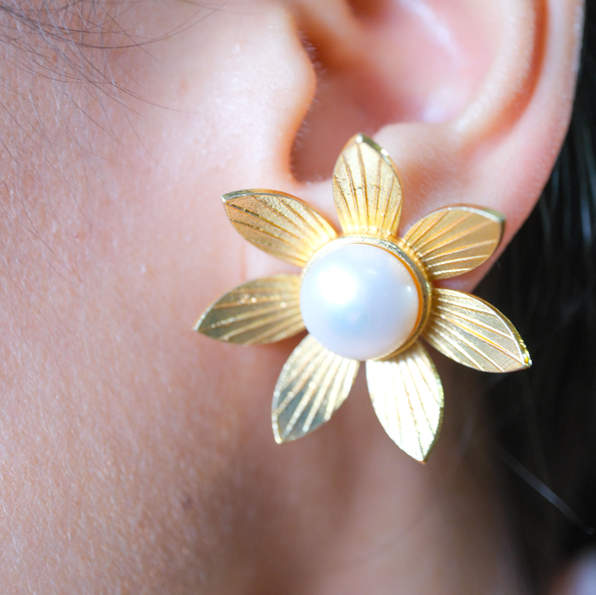 Flower Stud Pearl Earrings
